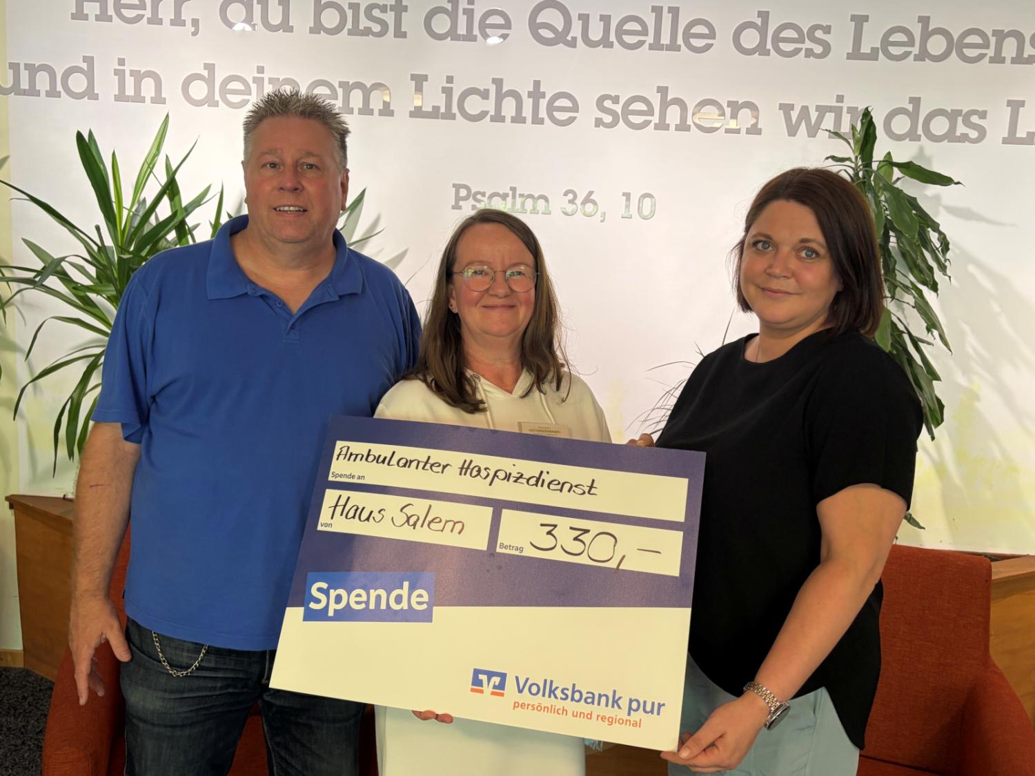 Bild: Ambulanter Hospizdienst Westlicher Enzkreis e.V. – von links: Jörg Heidt(Heimleiter), Elke Bachteler(Amb. Hospizdienst) und Nadine Bucher(Pflegedienstleitung)  